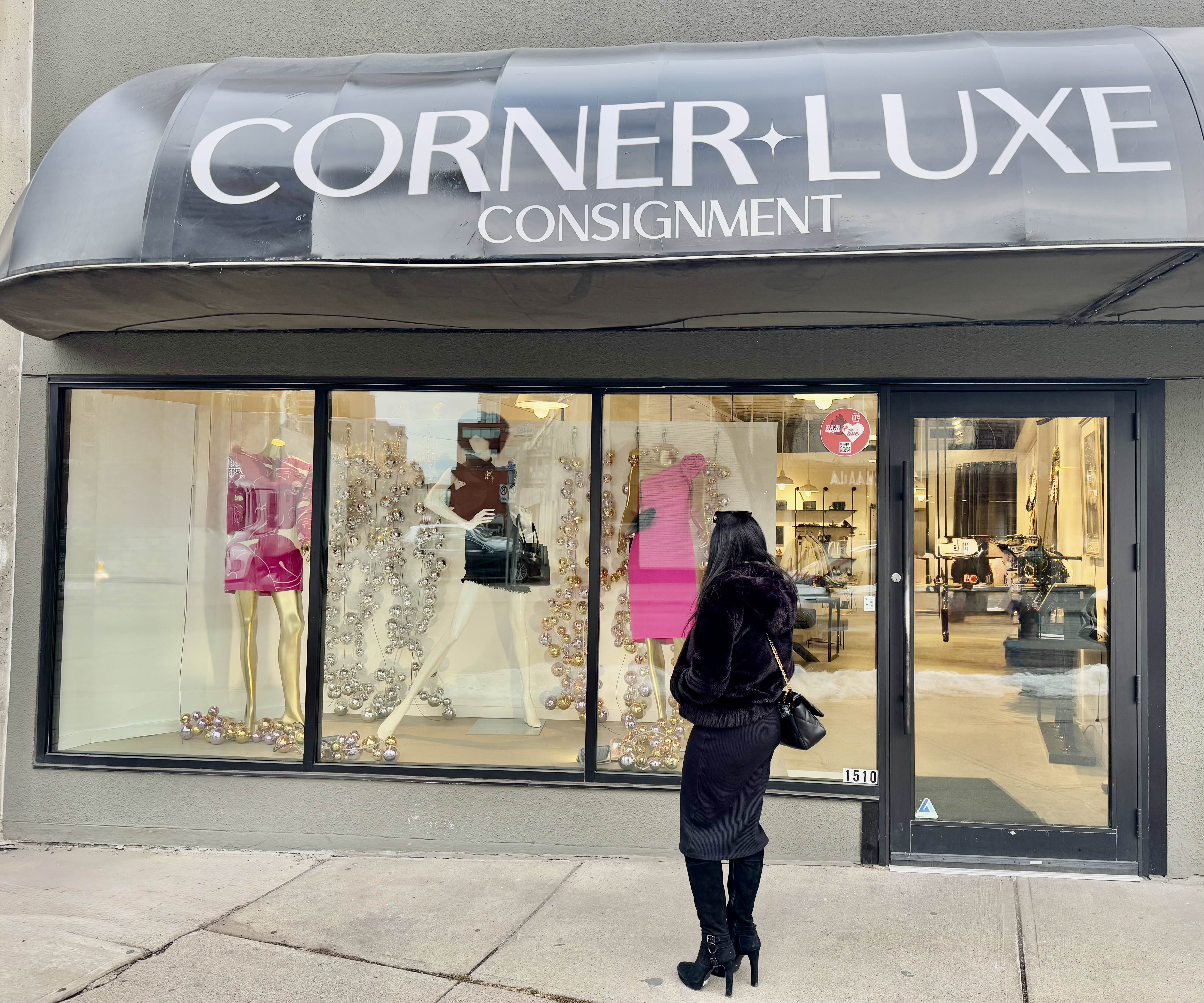 https://cornerluxe.ca/cdn/shop/files/CLUXSTA_df5f9070-ea59-4576-bdc6-a611c74c3083.jpg?height=4284&v=1754344418