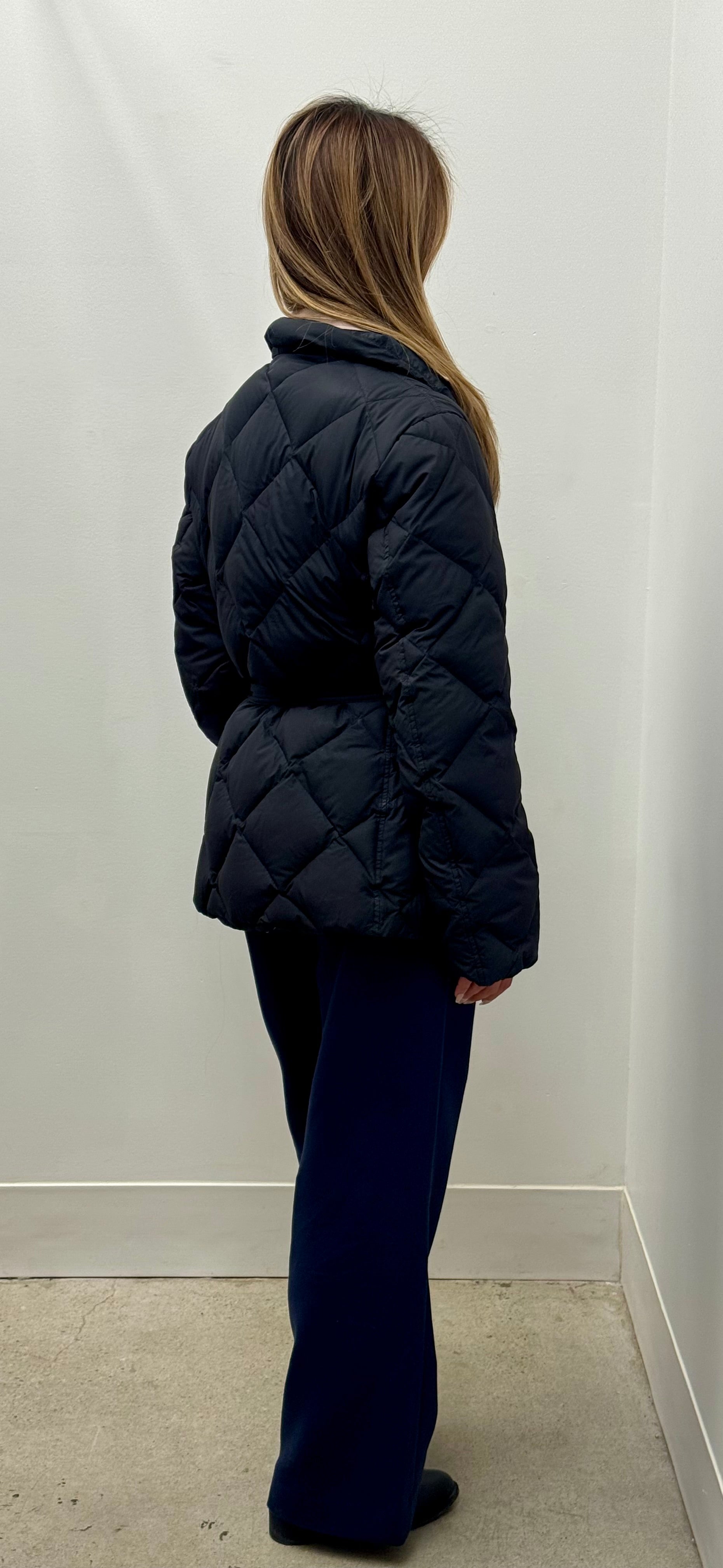 Burberry Detachable Hood Lightweight Diamond Quilted Coat in Black