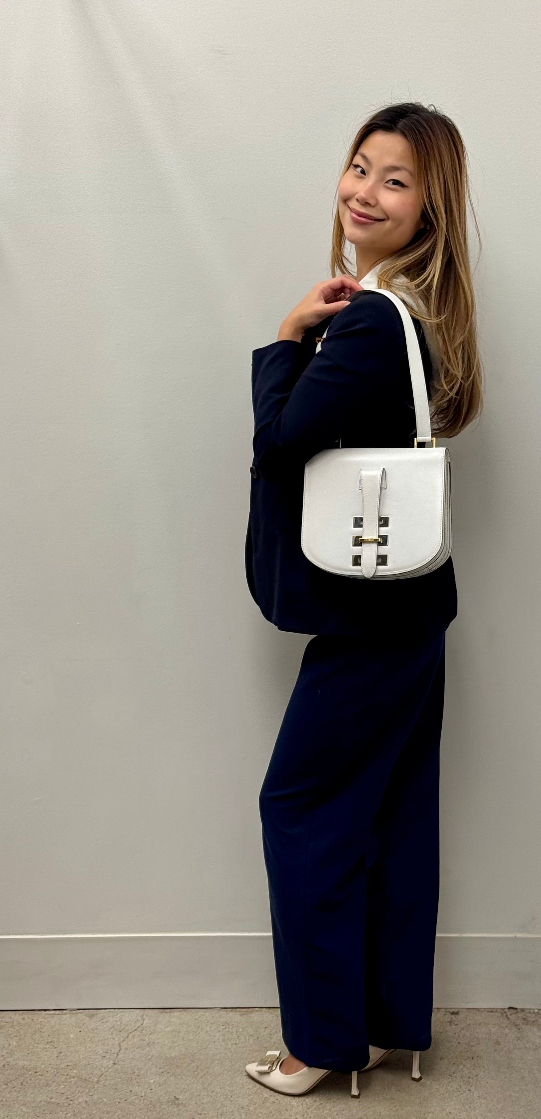 Fendi White Leather Accordion Shoulder Bag with Gold-Tone Hardware