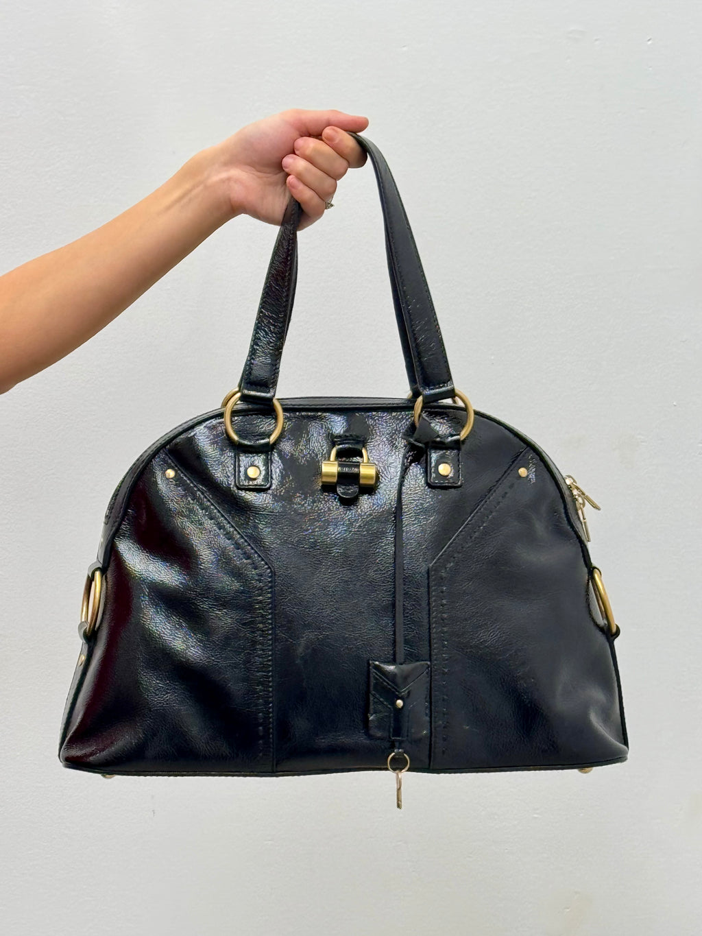 Yves Saint Laurent Large Muse Bag in Black Patent Leather