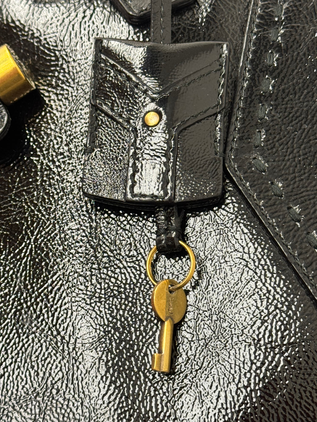Yves Saint Laurent Large Muse Bag in Black Patent Leather