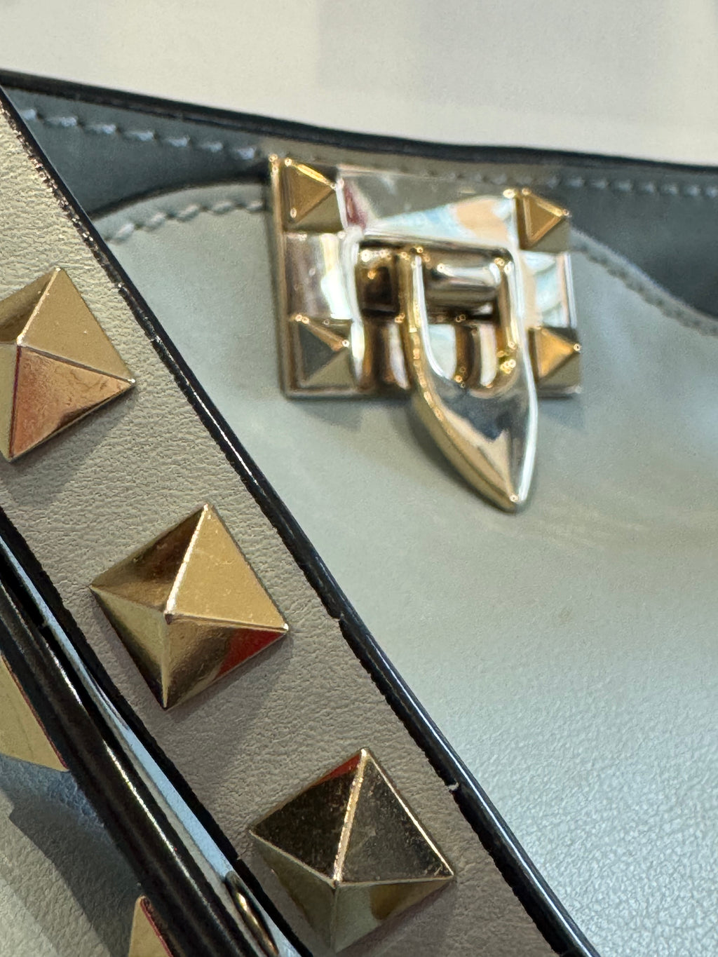 Valentino Garavani Rockstud Medium Tote in Blue China