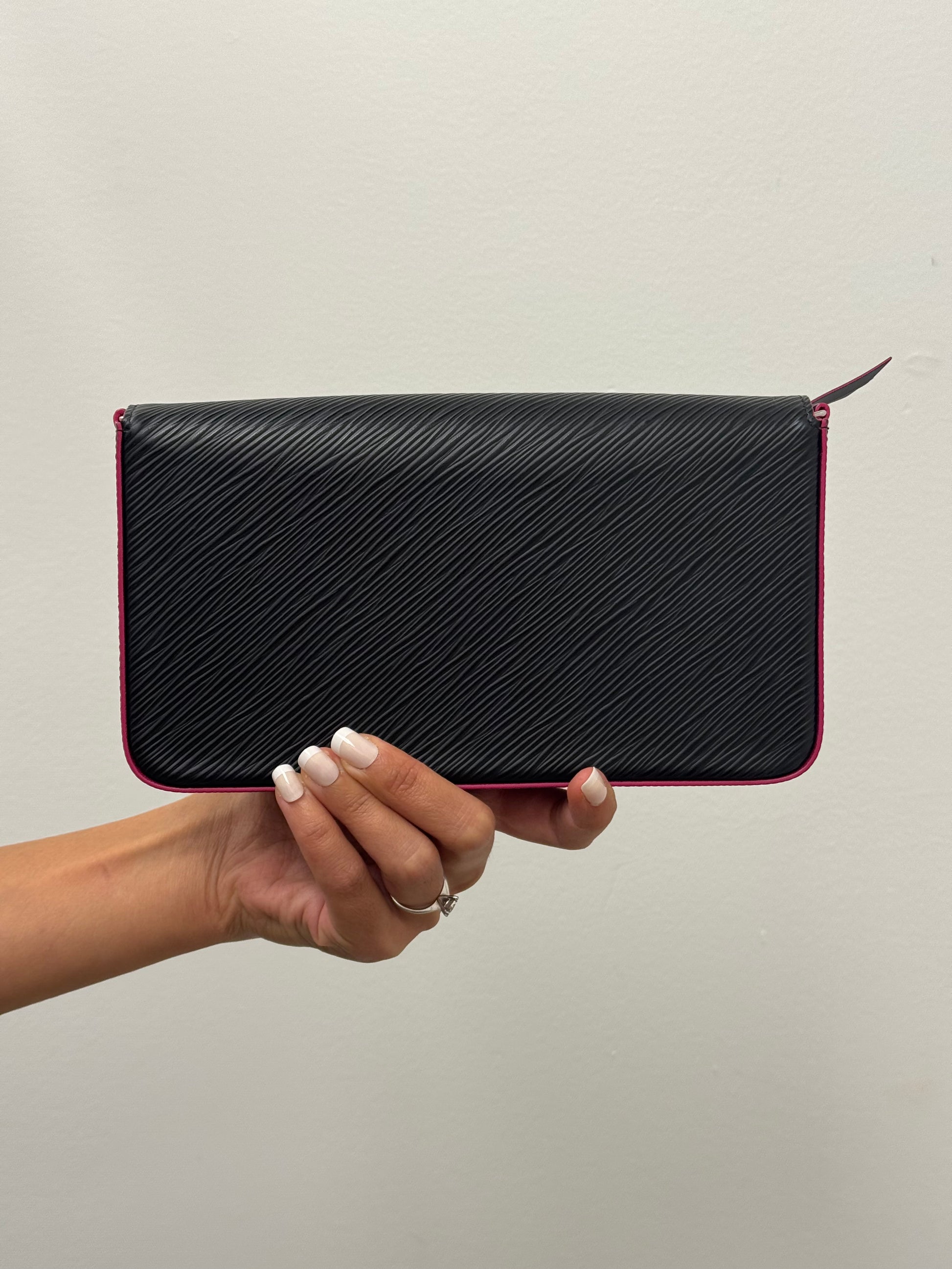 Louis Vuitton Pochette Felicie Epi Noir Fuchsia with Chain