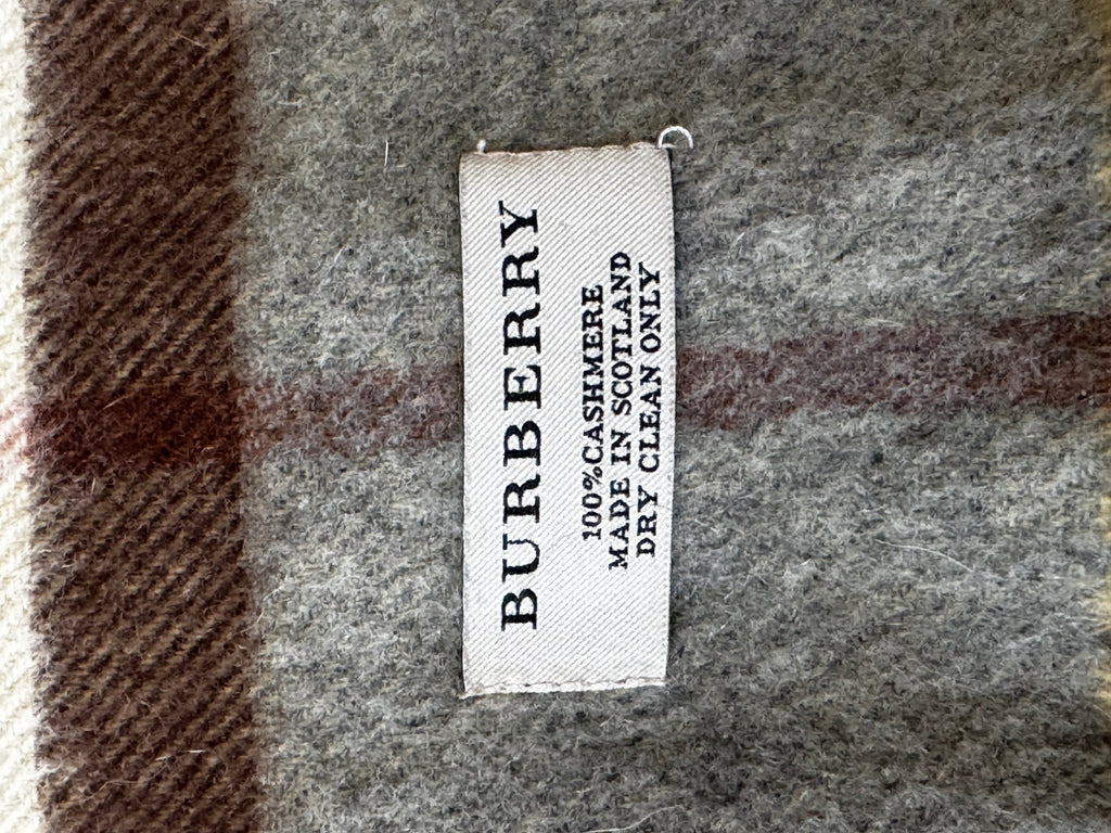 Burberry Classic Check Cashmere Scarf in Grey