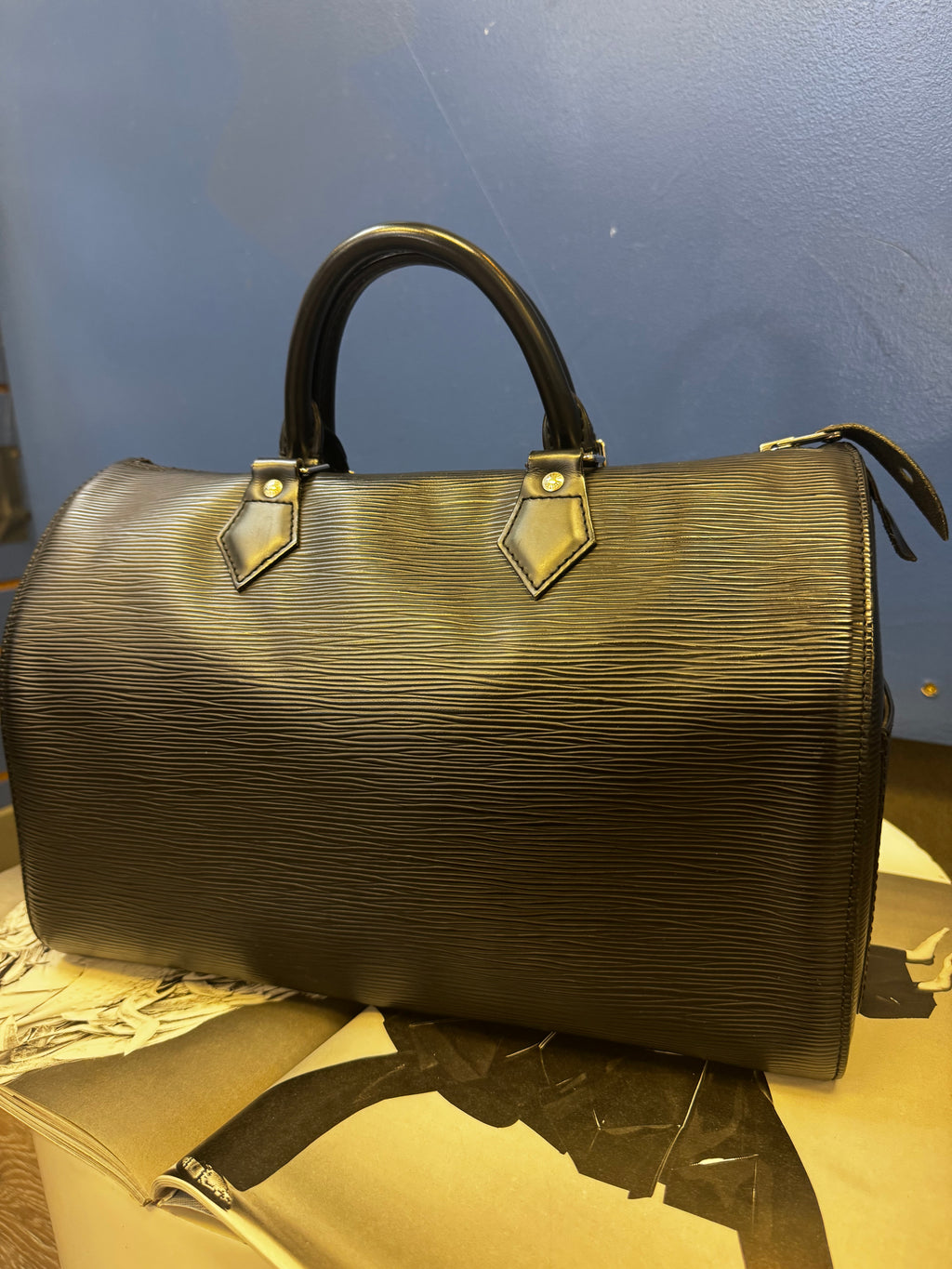 Louis Vuitton Speedy 30 in Noir Epi Leather