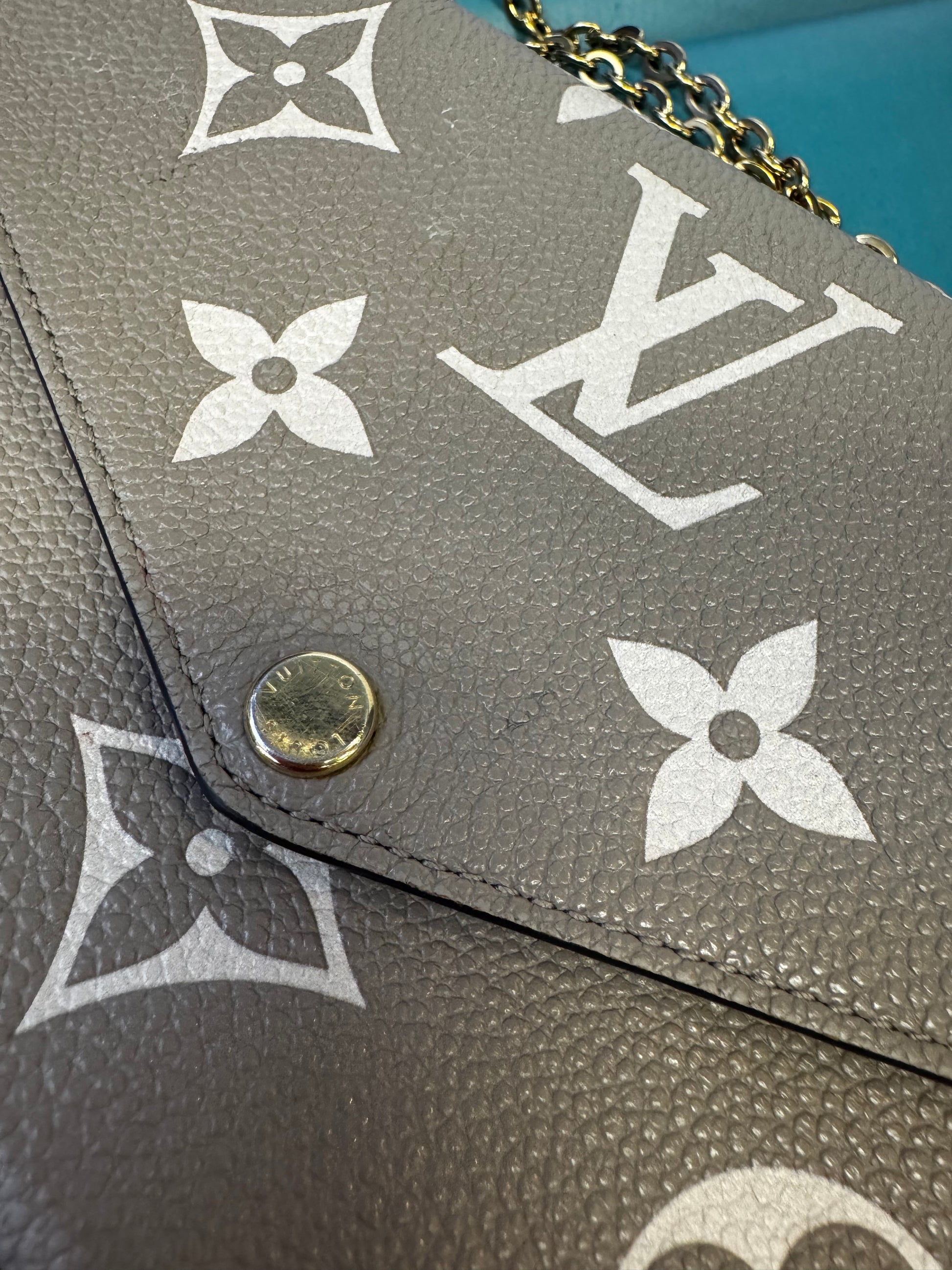 Louis Vuitton Pochette Félicie Bicolor Monogram Empreinte Tourterelle/Crème