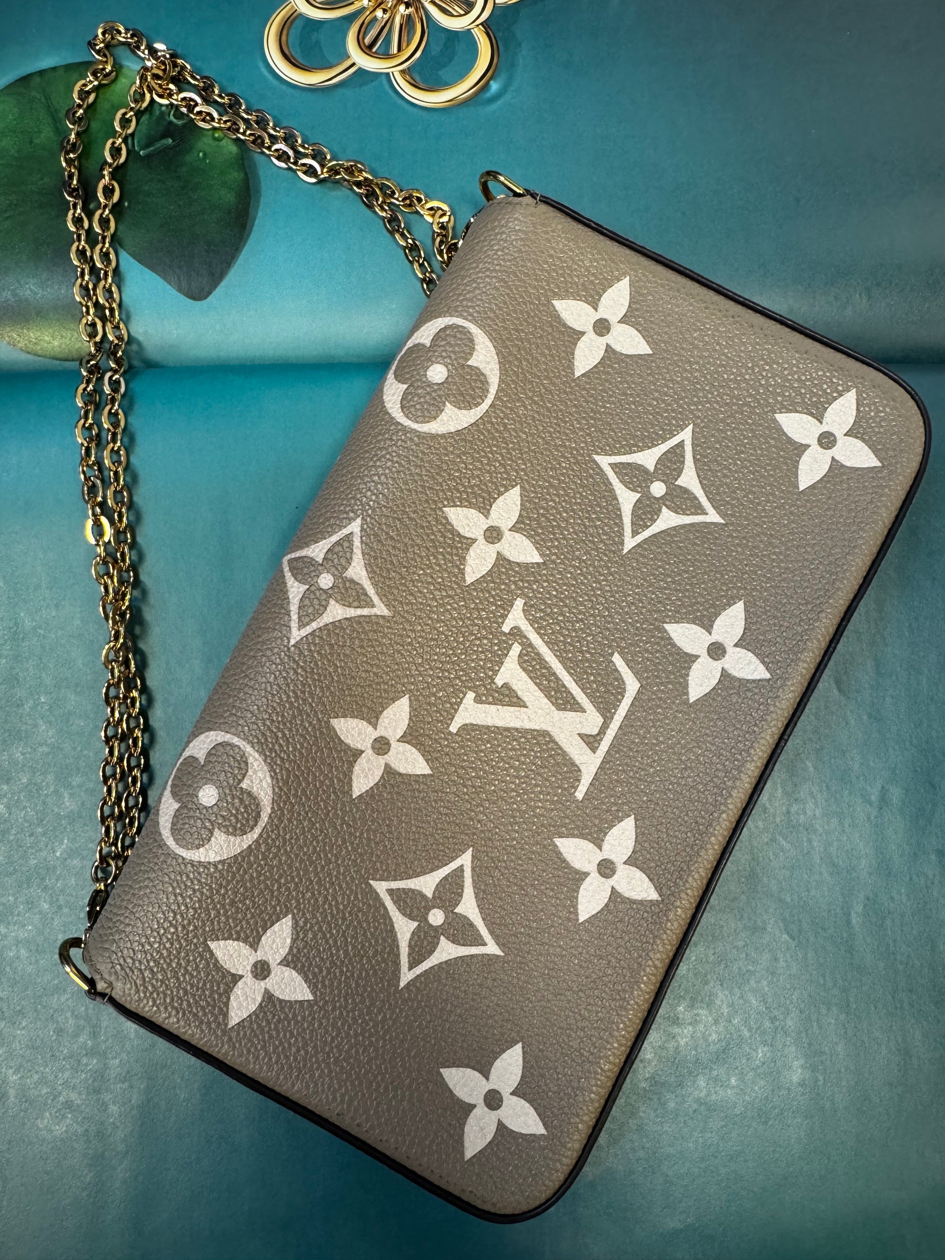 Louis Vuitton Pochette Félicie Bicolor Monogram Empreinte Tourterelle/Crème