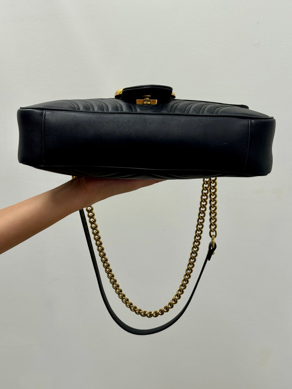 Gucci GG Marmont Medium Matelassé Shoulder Bag in Black