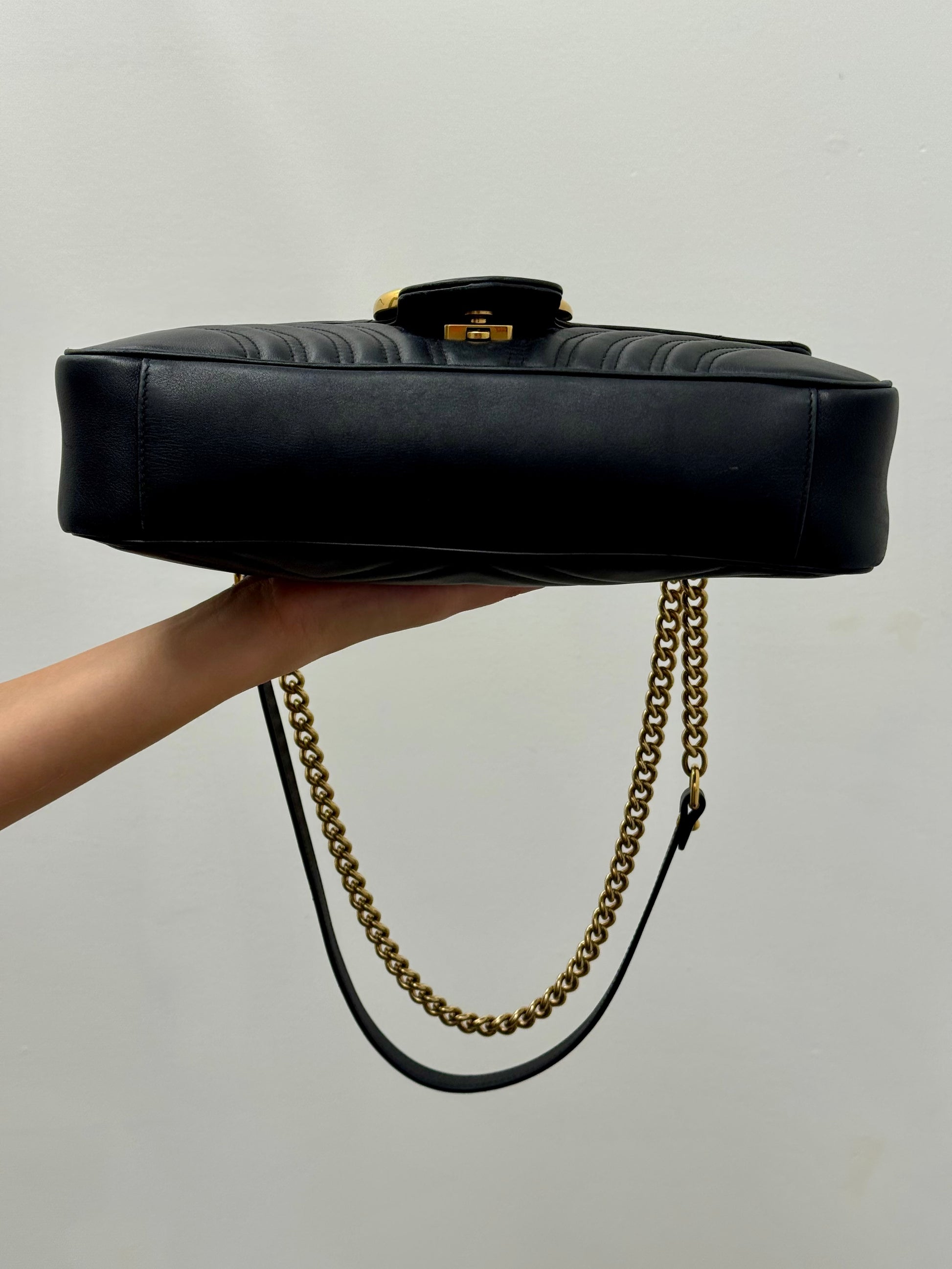 Gucci GG Marmont Medium Matelassé Shoulder Bag in Black