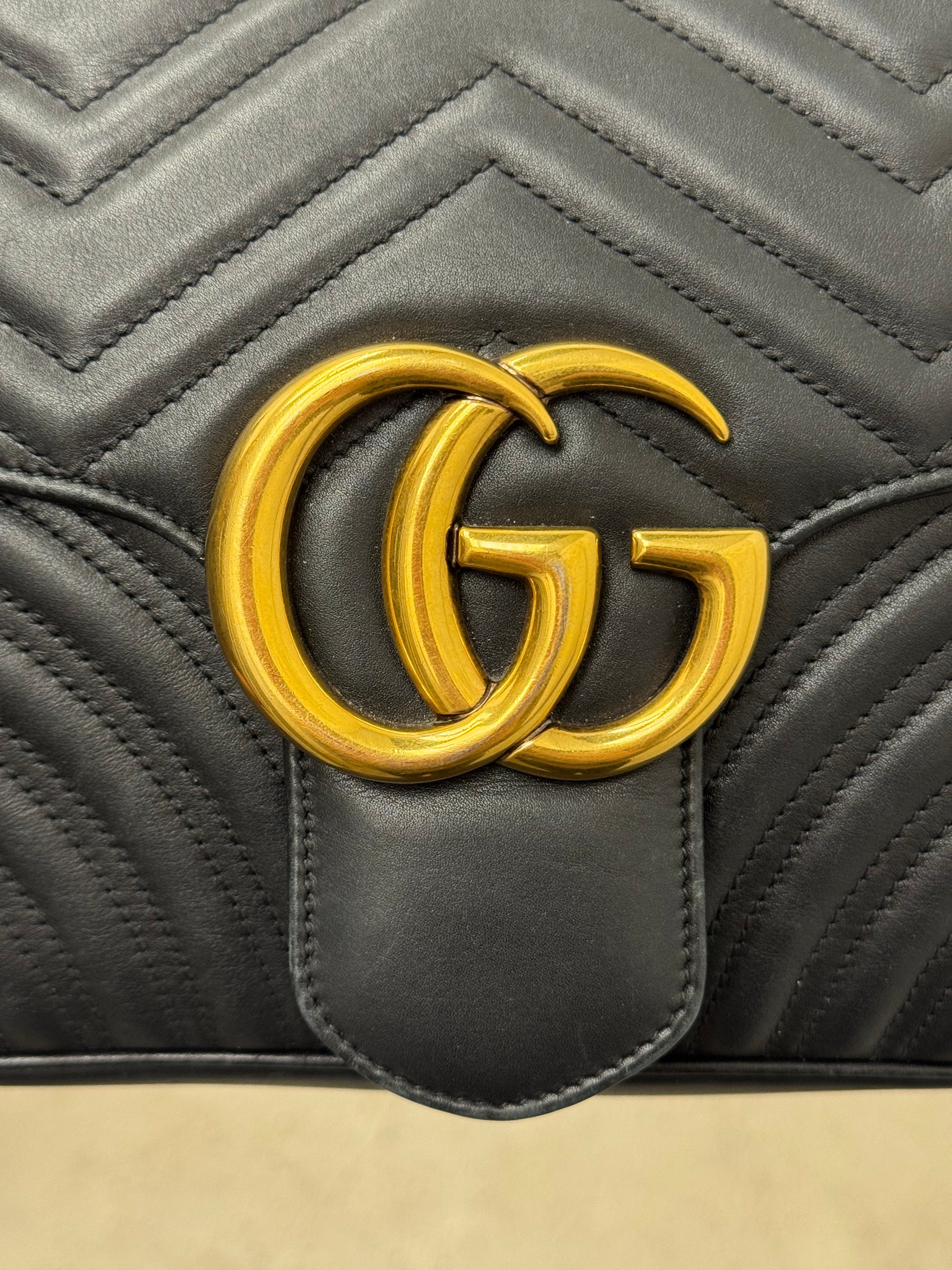 Gucci GG Marmont Medium Matelassé Shoulder Bag in Black
