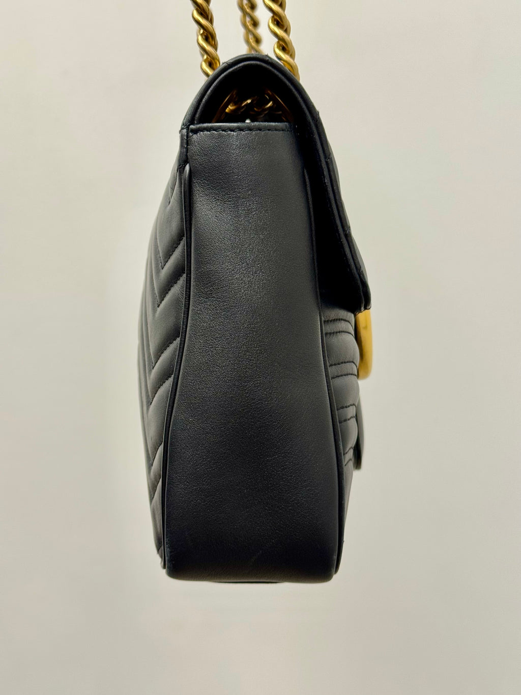 Gucci GG Marmont Medium Matelassé Shoulder Bag in Black