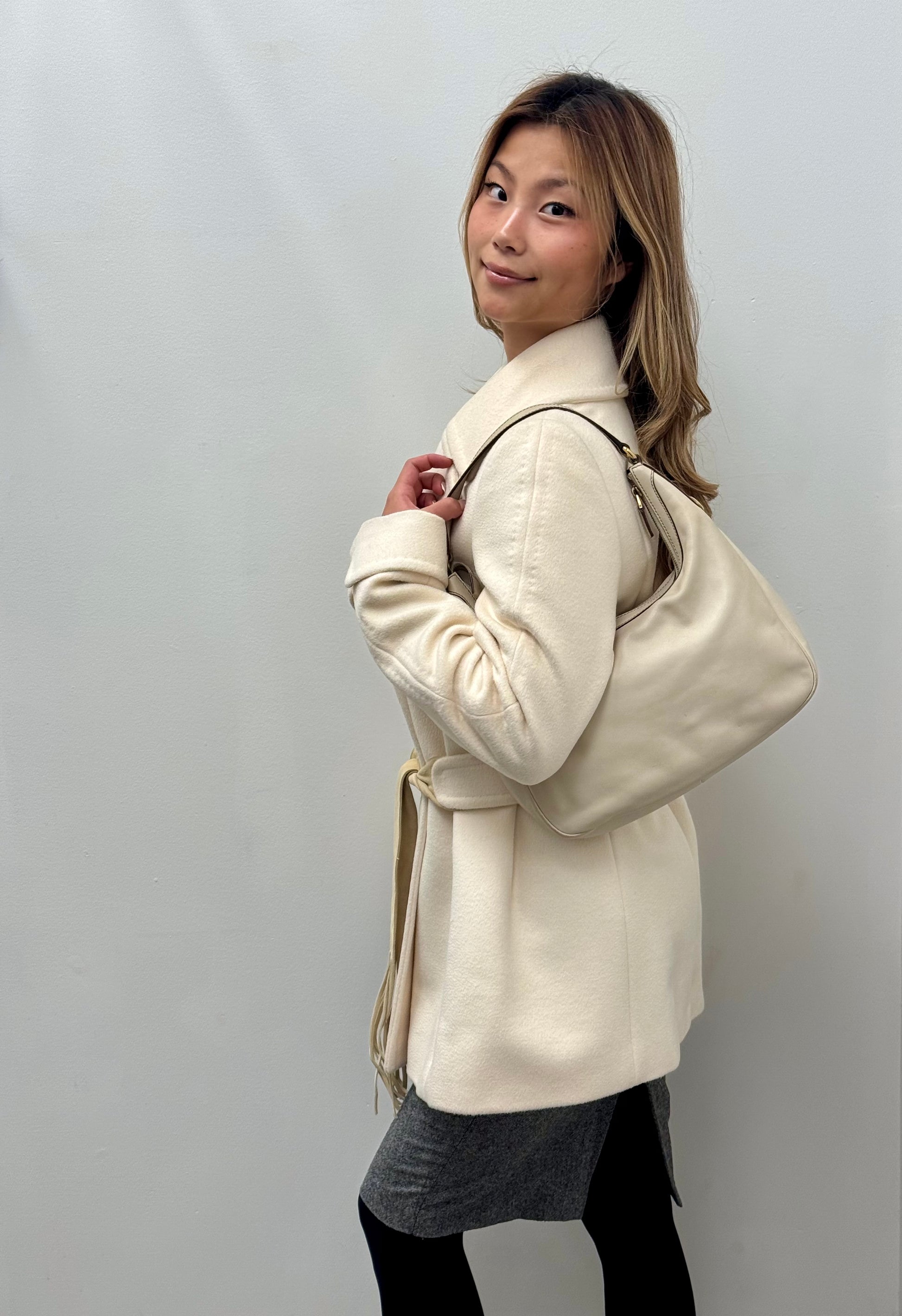 Gucci Ivory Leather Hobo Shoulder Bag with Gold Tone Hardware