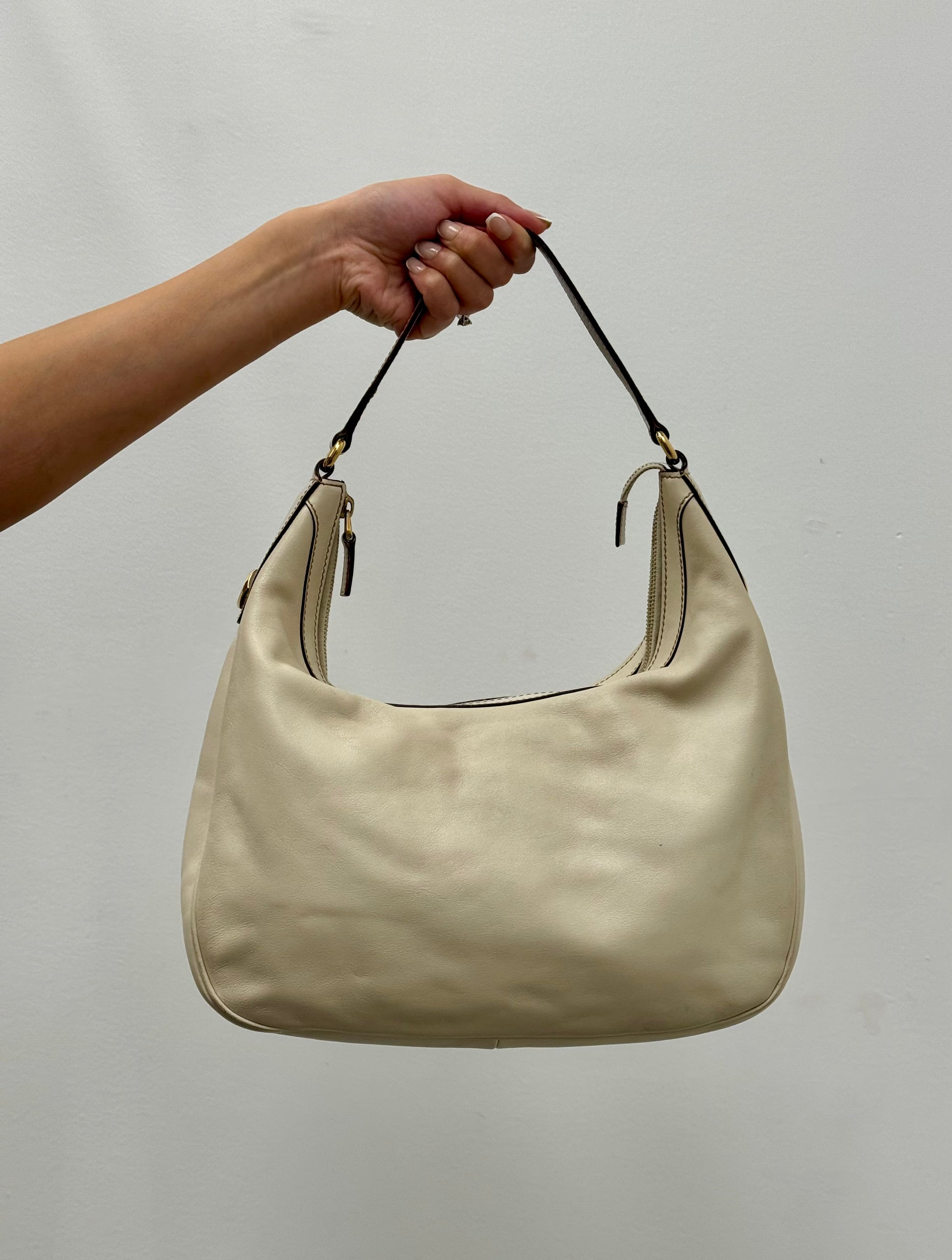 Gucci Ivory Leather Hobo Shoulder Bag with Gold Tone Hardware